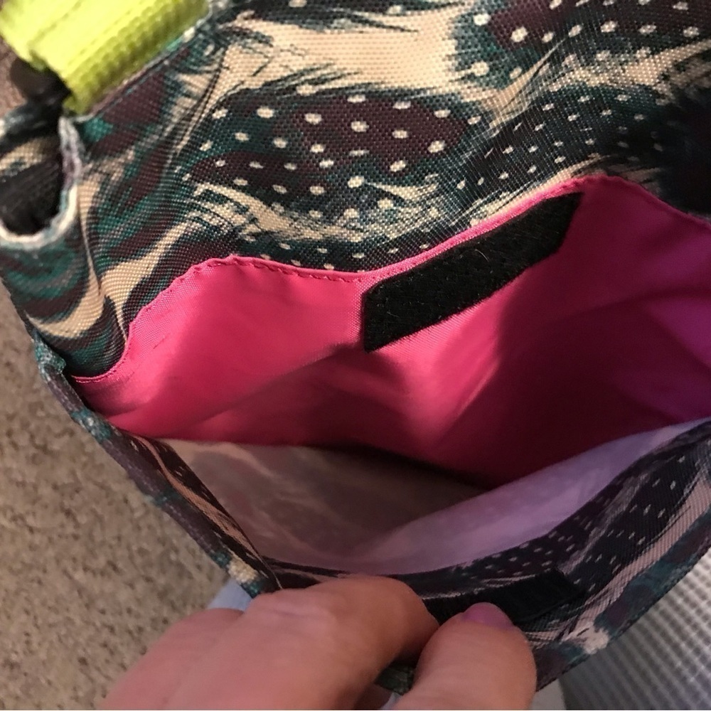 KAVU For Keeps Bag With Hip Crossbody Adjustable Purse Strap - Picture 6 of 7